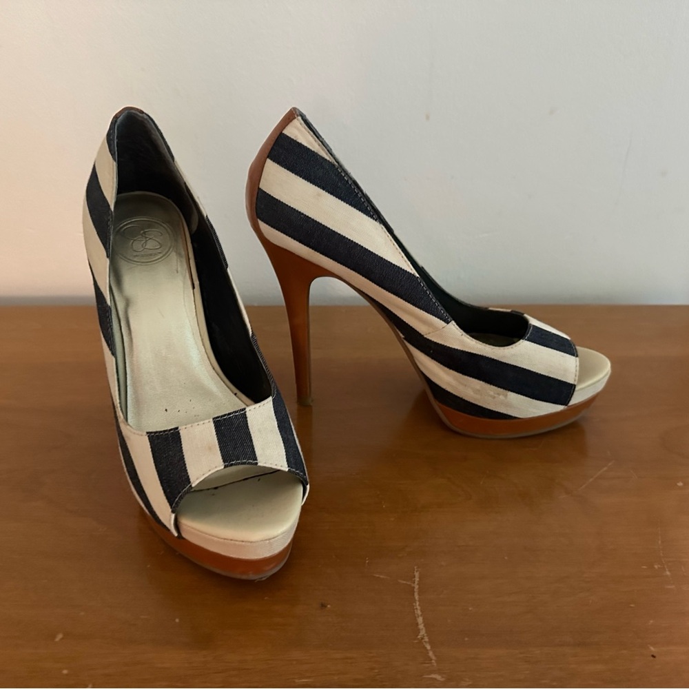 Jessica Simpson size 8 Striped Platform Heels